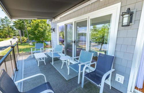 Beautiful Home 30 Feet from the Sand at Spofford Lake! - Foto 68