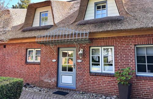 Sky & Sand Homes Strandläufer I Stilvolle Wohnung unter Reet in SPO mit Parkgarten - Photo 47