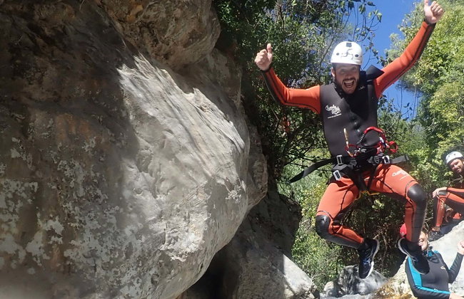 Barranquismo en la Sierra de las Nieves - Foto 1