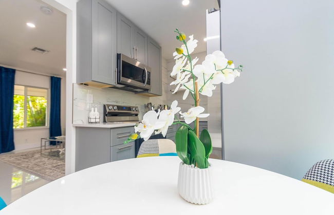 Uhost AI 1BR With Marble Accents Patio - Foto 26