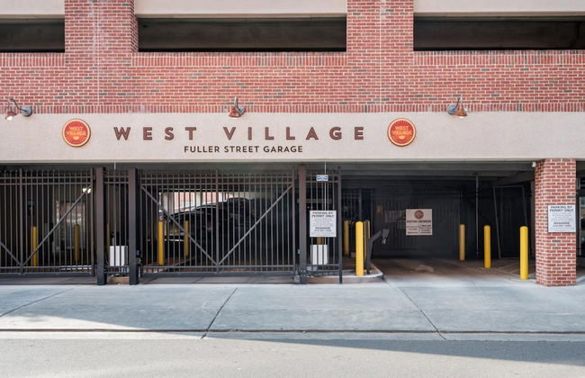 City Center Apartment, Walk Everywhere, Wifi - Photo 38