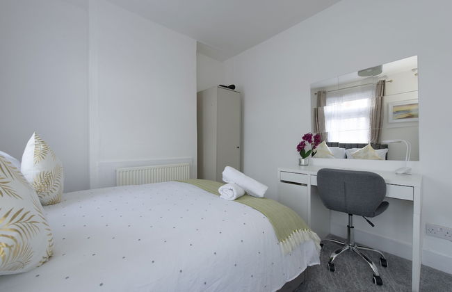 Fortified Three Bedroom Home - Foto 10