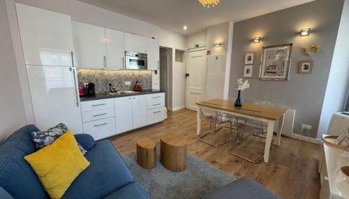 Charming Historic Lisbon Bairro Alto Apartment - Photo 4