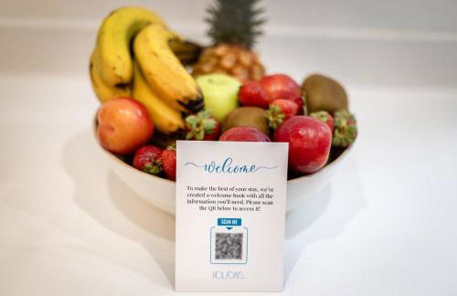 Cozy 2BR Retreat With Big Terrace, Peaceful Stay Minutes Away From the Beach - Foto 9