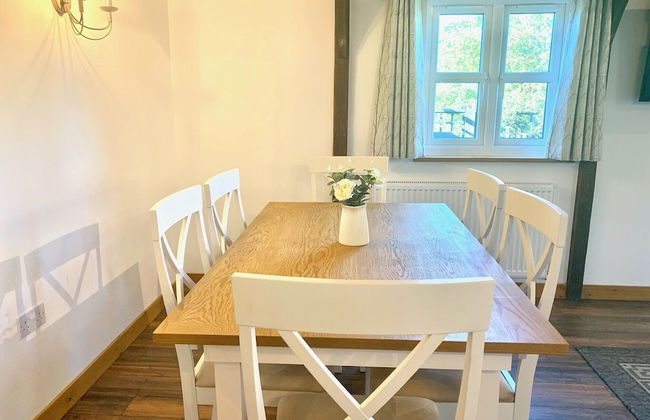 Flint Cottage - Sleeps 6 - Private Woodland - Foto 14