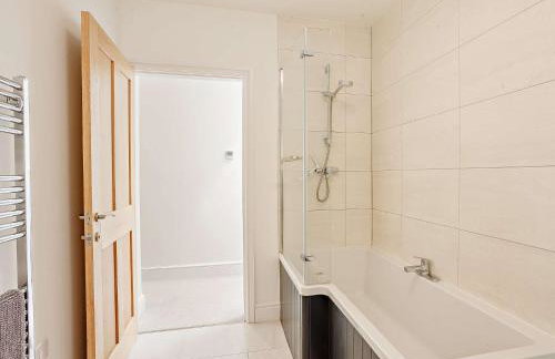 4 Bed in Combe St. Nicholas 83501 - Foto 21