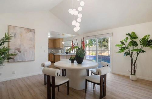 Sunlit Oasis with Heated Pool and Jacuzzi 20 minutes to Disneyland - Foto 30