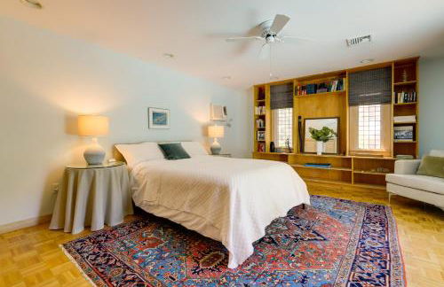 Shared Hot Tub Historic Cottage, Walk to Elm Park - Foto 11