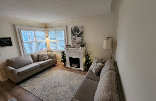 Cozy Neutral Farmhouse, Coffee provided, Relaxation optional - Foto 4