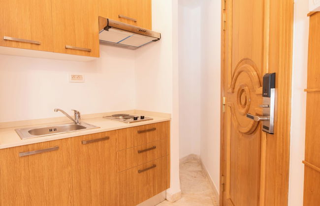 The Penthouse Suites Hotel - Photo 13