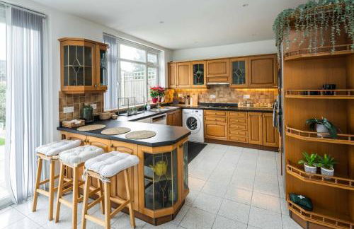 Contemporary 5 Bedroom with Garden North Finchley - Foto 12