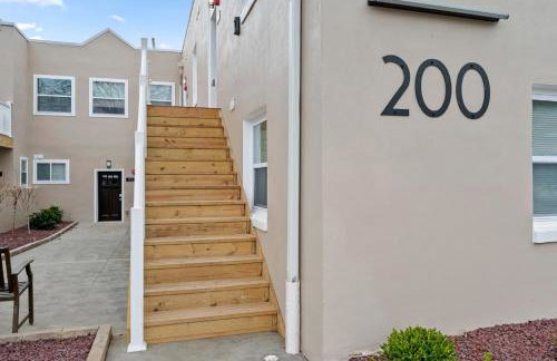 Cozy King Bed Suite with Free Parking - Foto 27