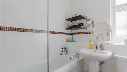 Well Connected 1BDR Flat in the Heart of Islington - Foto 4