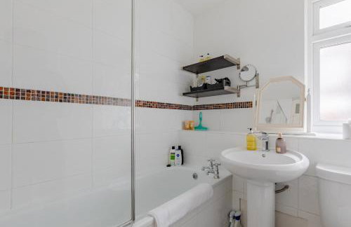 Well Connected 1BDR Flat in the Heart of Islington - Foto 4