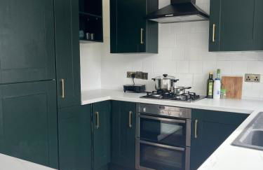 A Modern Classic 2 bed apartment by Graves Park - Foto 15