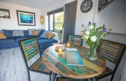 THE ANNEXE AT UPPER BEACH HOUSE - Photo 22