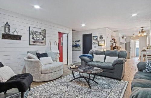 OU Hideaway Relaxing Hot Tub Pool Table - Foto 49