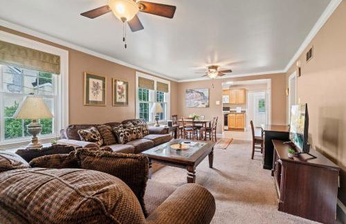 Stay At Our Tasteful, Private, & Elegant Abode - Foto 11