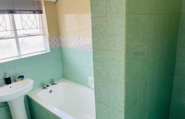 Immaculate Home in Avondale West - 2166 - Foto 38