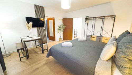 MOIN Apartments - Privater Parkplatz & Balkon, WiFi und TV - Foto 2