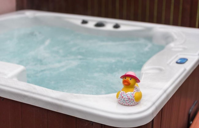 Bluebell Lodge 5 with Hot Tub - Photo 15