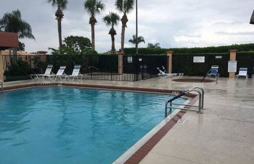 Disney Backyard Oasis - Foto 17