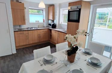 THE CROFT HOUSE - Near Birmingham Airport and NEC For Company, Contractor and Leisure Stays - HS2, JLR, Resorts World, Large Onsite Secure Parking - Foto 2
