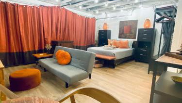 Ultimate Man Cave Garage studio minutes to Whatever YOU do - Foto 3