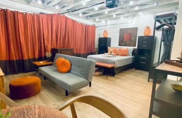 Ultimate Man Cave Garage studio minutes to Whatever YOU do - Foto 3