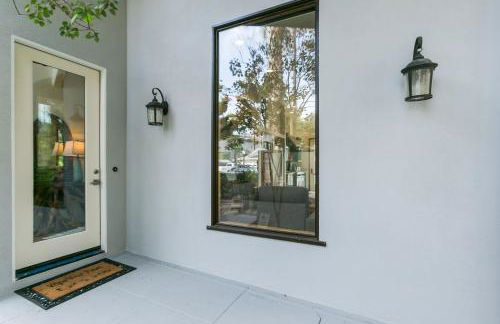 Stunning 2-Bedroom Home near Downtown Culver - Photo 24