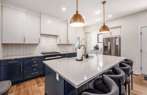 Rooftop Patio, Hot Tub and Games City Escape - Foto 18