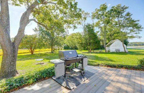 Riverfront Gem with Fire Pit in Eden - Foto 27