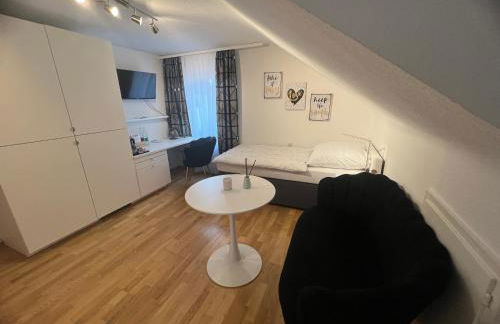 Einzelzimmer mit privatem Bad nähe Ulmer Donautal - ideal für Geschäftsreisen - Foto 1