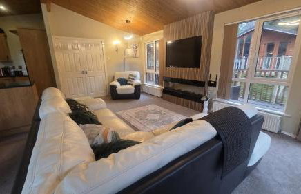 Cheerful 3 bedroom Lodge At White cross Bay Windermere - Photo 14