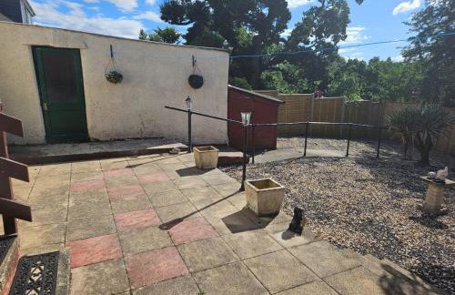 Bristol 2-Bed Bungalow Sleeps 4 Parking - Foto 23