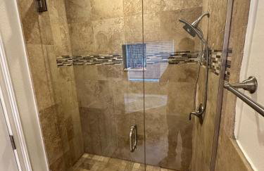 An Incredible Vacation Home with Saltwater Pool! - Foto 27