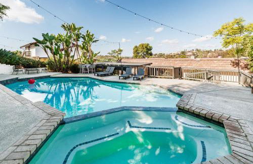 5BR Oasis with Pool, Arcade, Sauna - Photo 1