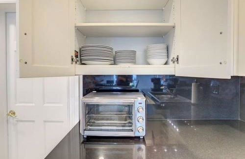 STEPS FROM THE BEACH, BEST LOCATION, 2 BDRM 2 BTH - Foto 21