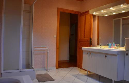 Charmante Maison en Granit Près de Tence - FR-1-582-134 - Foto 6