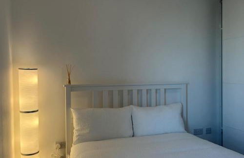 Central 1-Bed Apt for 4 Near Transport & Shops - Foto 11