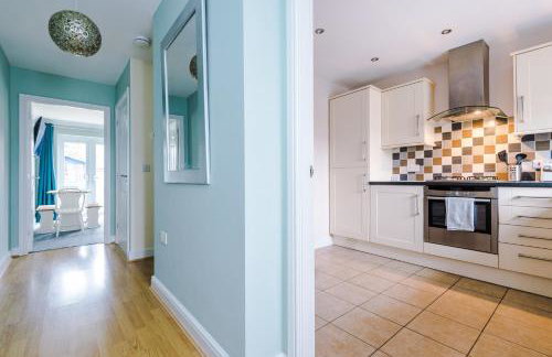 Relaxing 3 Bedroom Chester Home with garden - Photo 8