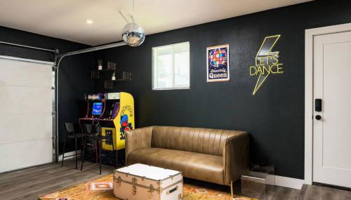 Wild West Disco Haus 2! New Hot Tub, Patio + Gym - Foto 4