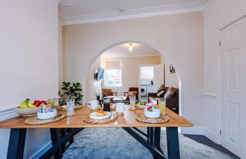 Oxford House by YourStays - Cosy Home in the Suburb of May Bank - Foto 12