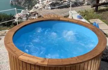 VILLA LA TAGLIATA spectacular jacuzzi tub amazing view and private parking garage - Photo 2