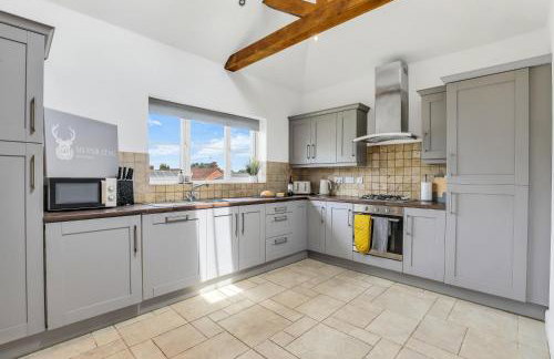 Comfortable 3-Bed Dormer Bungalow Family & Business Friendly - Photo 17