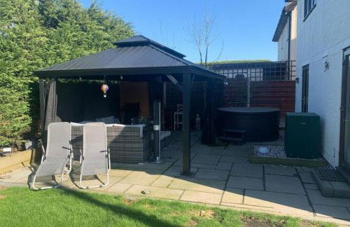 Pet Friendly Home in Chelmsford-Hot Tub-Sleeps 6 - Foto 6