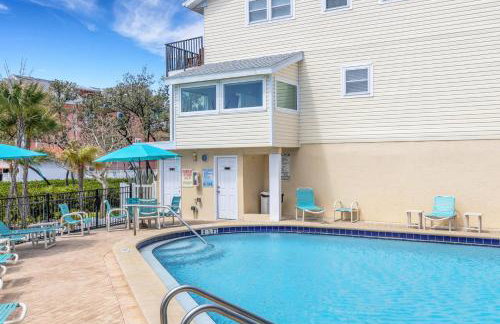 Oceanview - Heated Pool - Game Room - Steps to Beach - Sleeps 8 - Foto 15