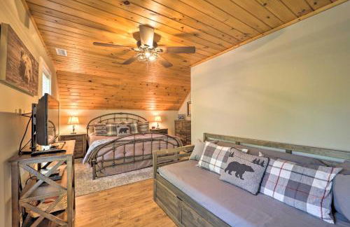 Woodsy Mountain-View Getaway with Hot Tub! - Foto 14