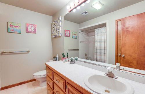 New Jersey Home with Private Office and Backyard Oasis - Foto 18