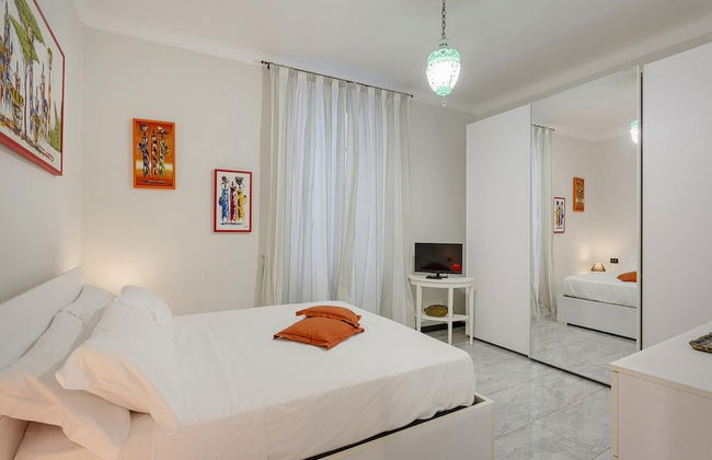 Red White in the City by Wonderful Italy - Foto 1